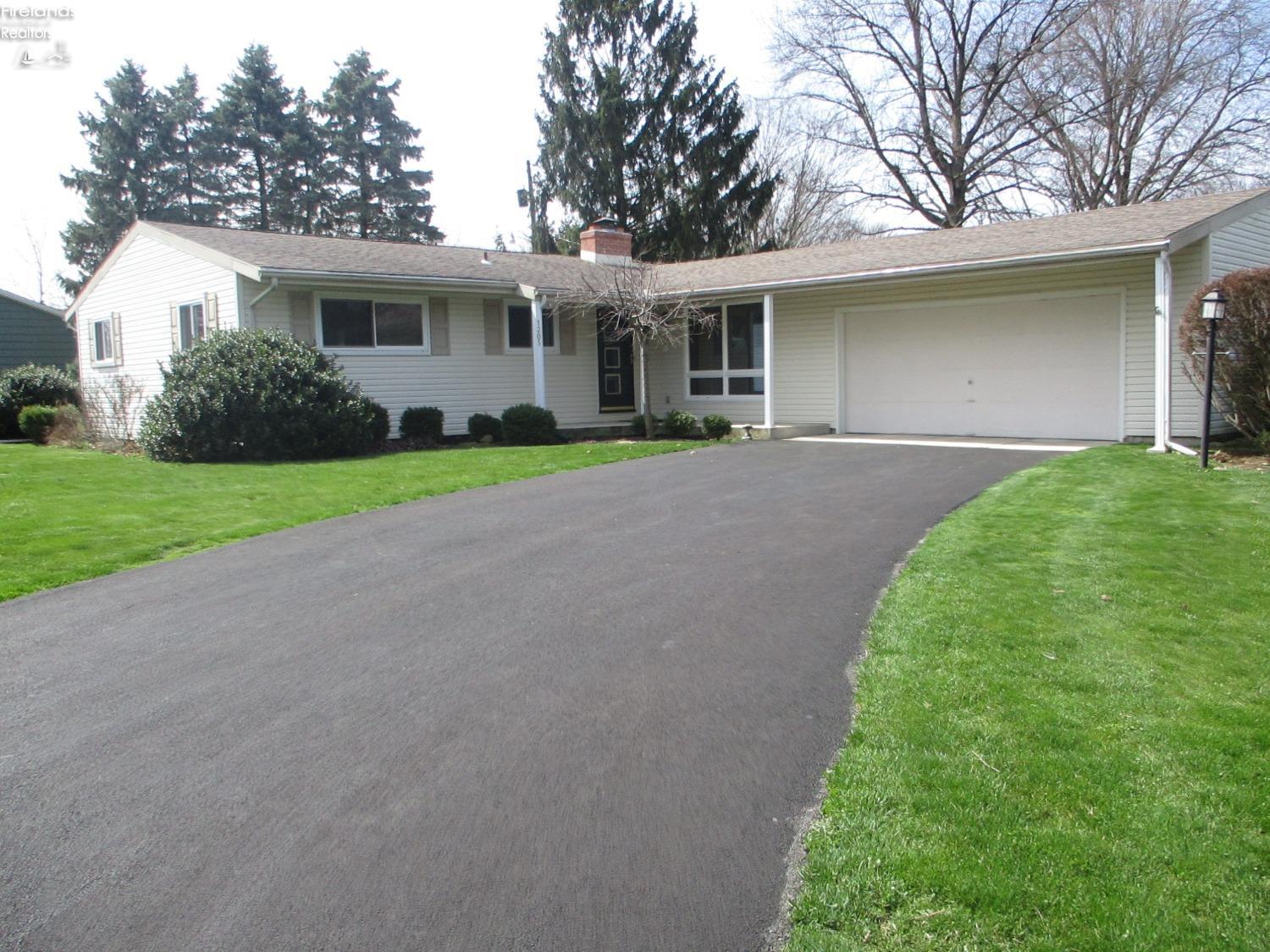 1205 Madison Road Fostoria, OH 44830 - Photo 1 of 23 Gallery Image 1
