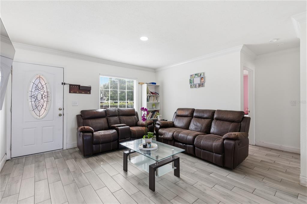 214 North Thompson Road Apopka, FL 32703 - Photo 3 of 26