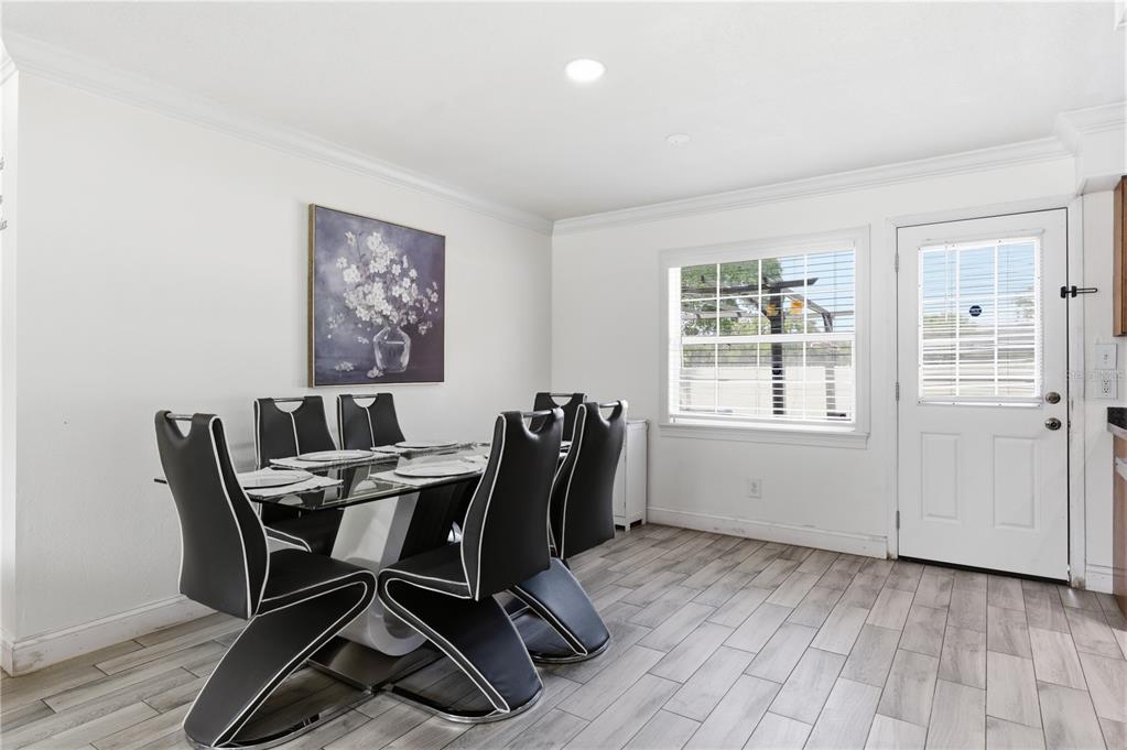 214 North Thompson Road Apopka, FL 32703 - Photo 5 of 26