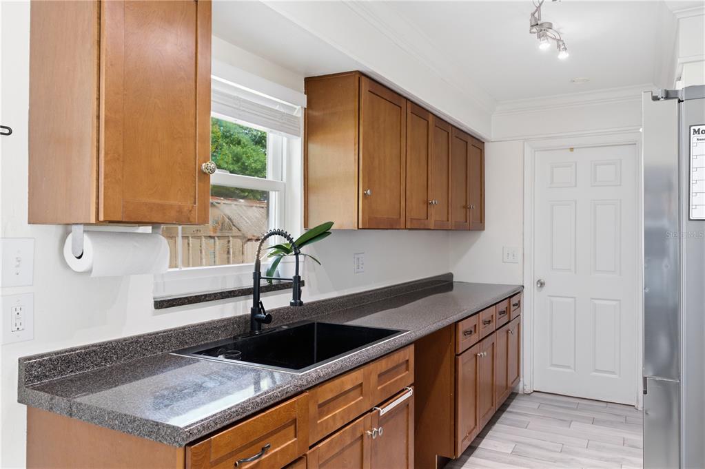 214 North Thompson Road Apopka, FL 32703 - Photo 8 of 26