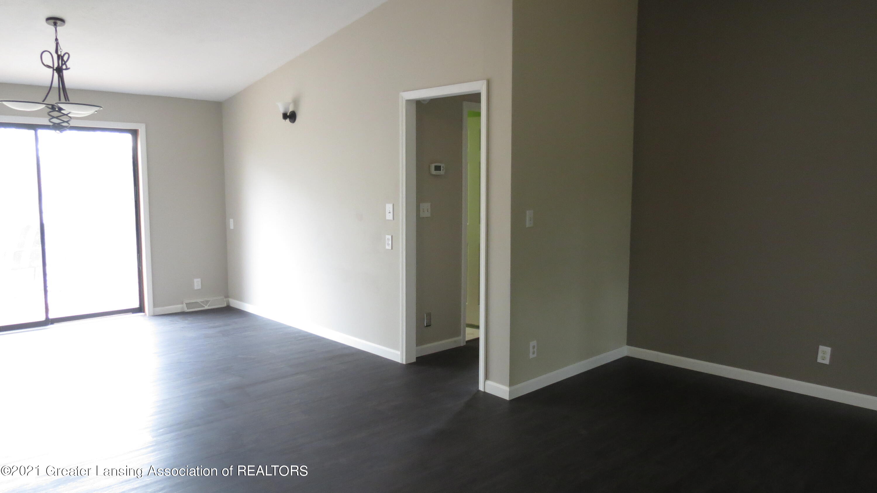 6893 South Krepps Road St. Johns, MI 48879 - Photo 3 of 42 IMG_8924