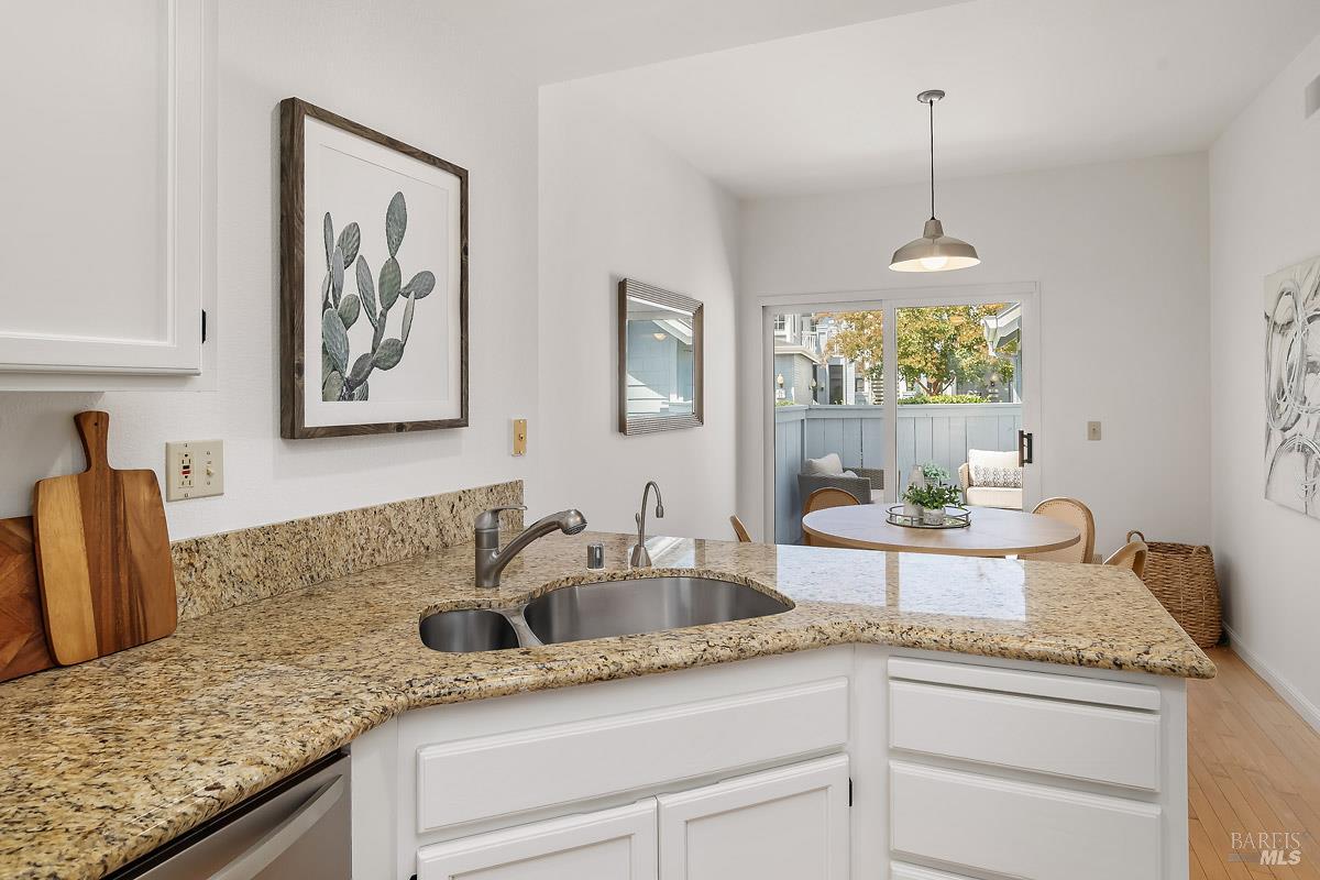 66 Mariners Circle San Rafael, CA 94903 - Photo 12 of 26 Gallery Image 12