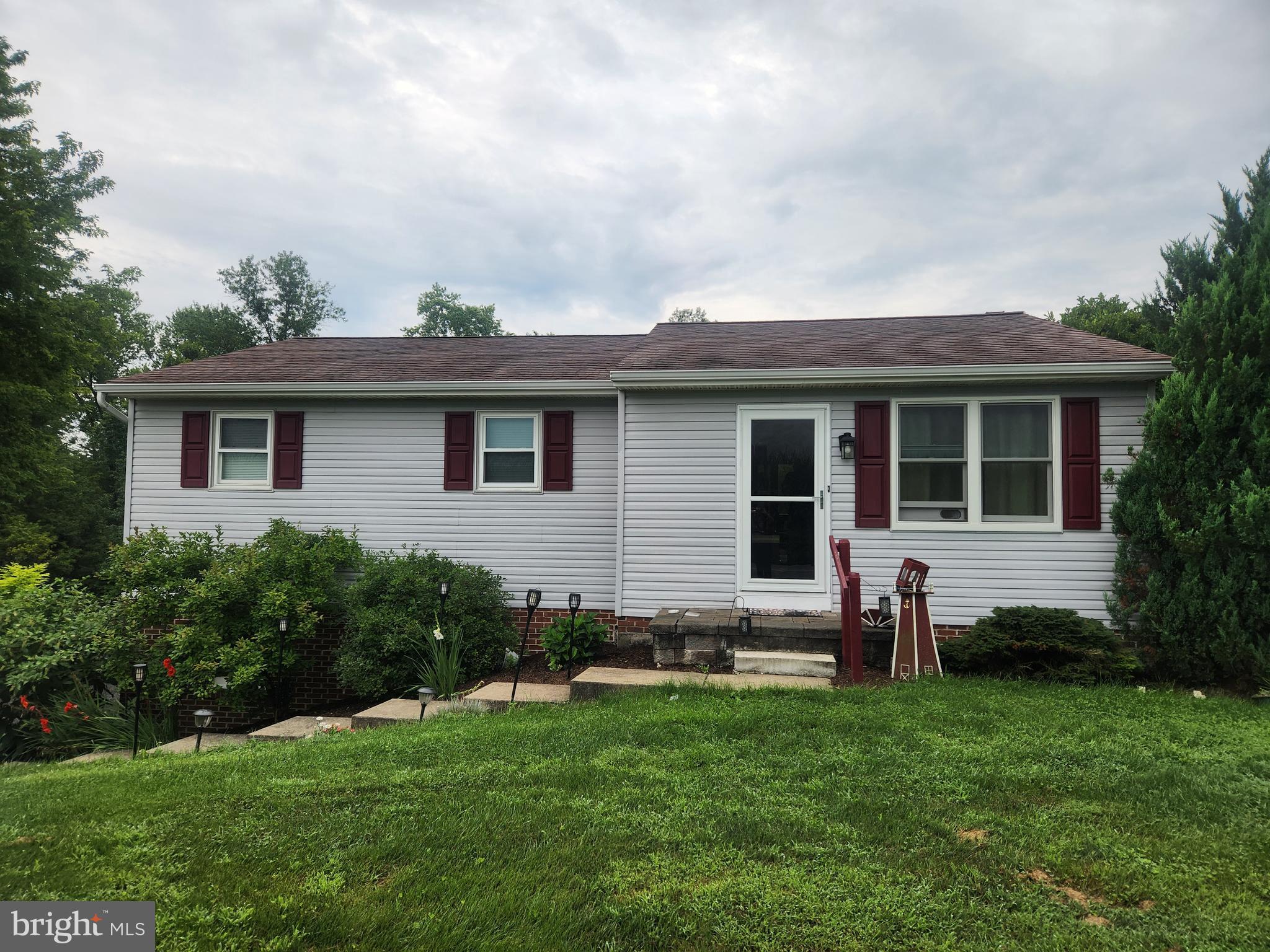 1247 Creek Road Manheim, PA 17545 - Photo 2 of 26 Gallery Image 2