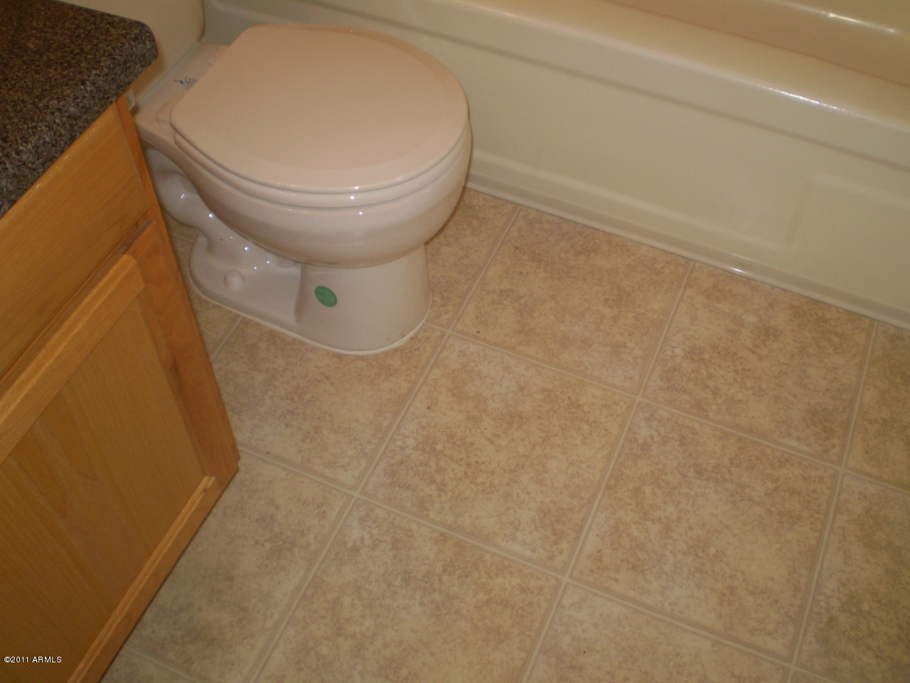 2689 West Ocotillo Road Phoenix, AZ 85017 - Photo 13 of 15 UPSTAIRS BATHROOM 2