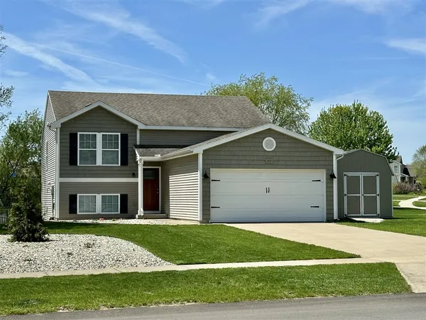$435,000 | 1627 Hamlet Drive, Lowell, MI 49331