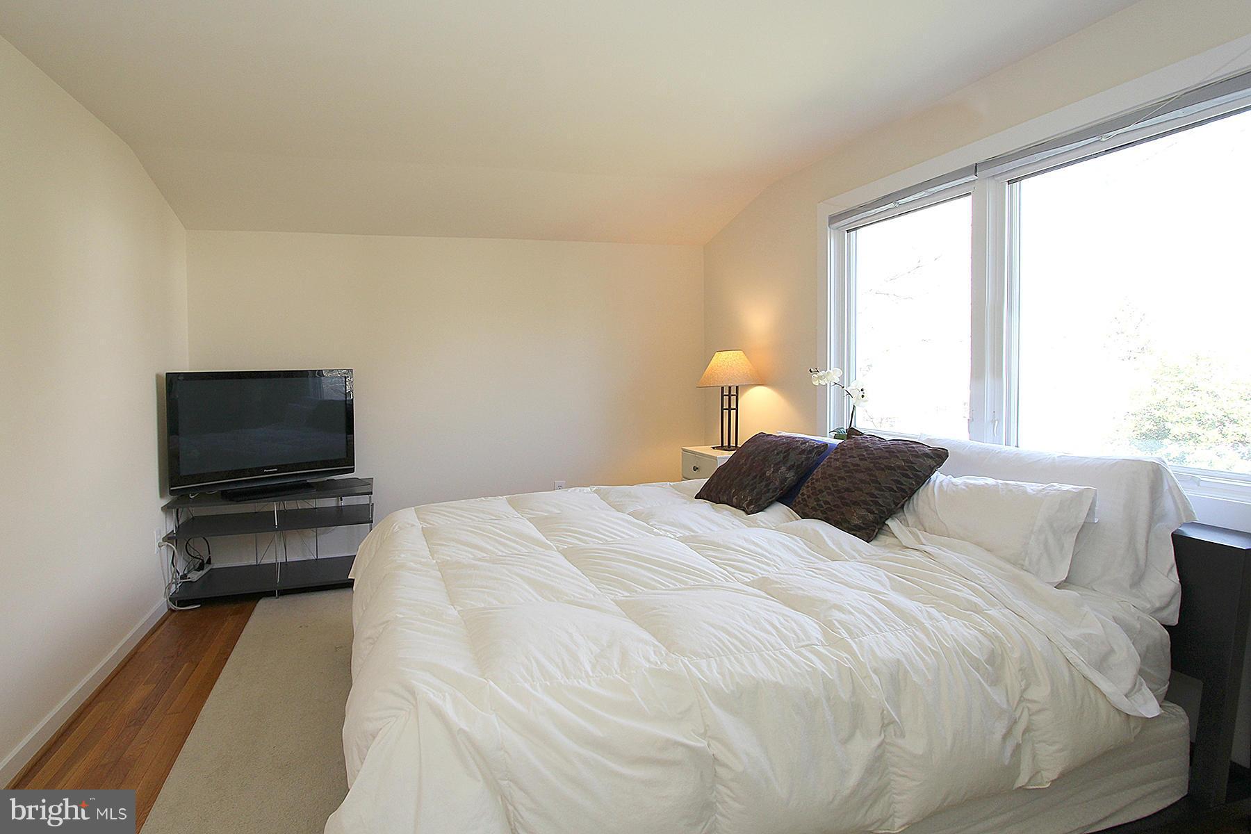 4531 Rosedale Avenue Bethesda, MD 20814 - Photo 19 of 30 Bedroom (Master)