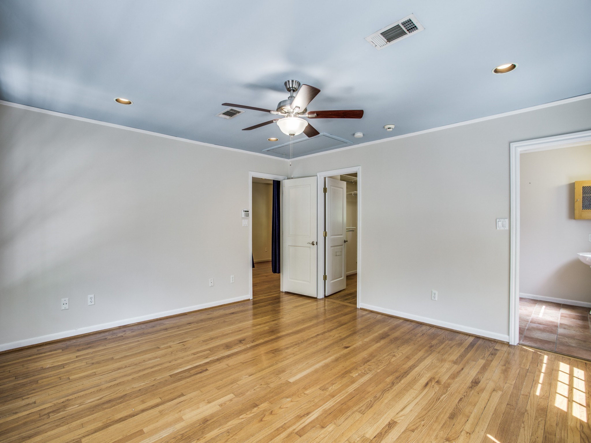 2250 West Main Street Houston, TX 77098 - Photo 17 of 27