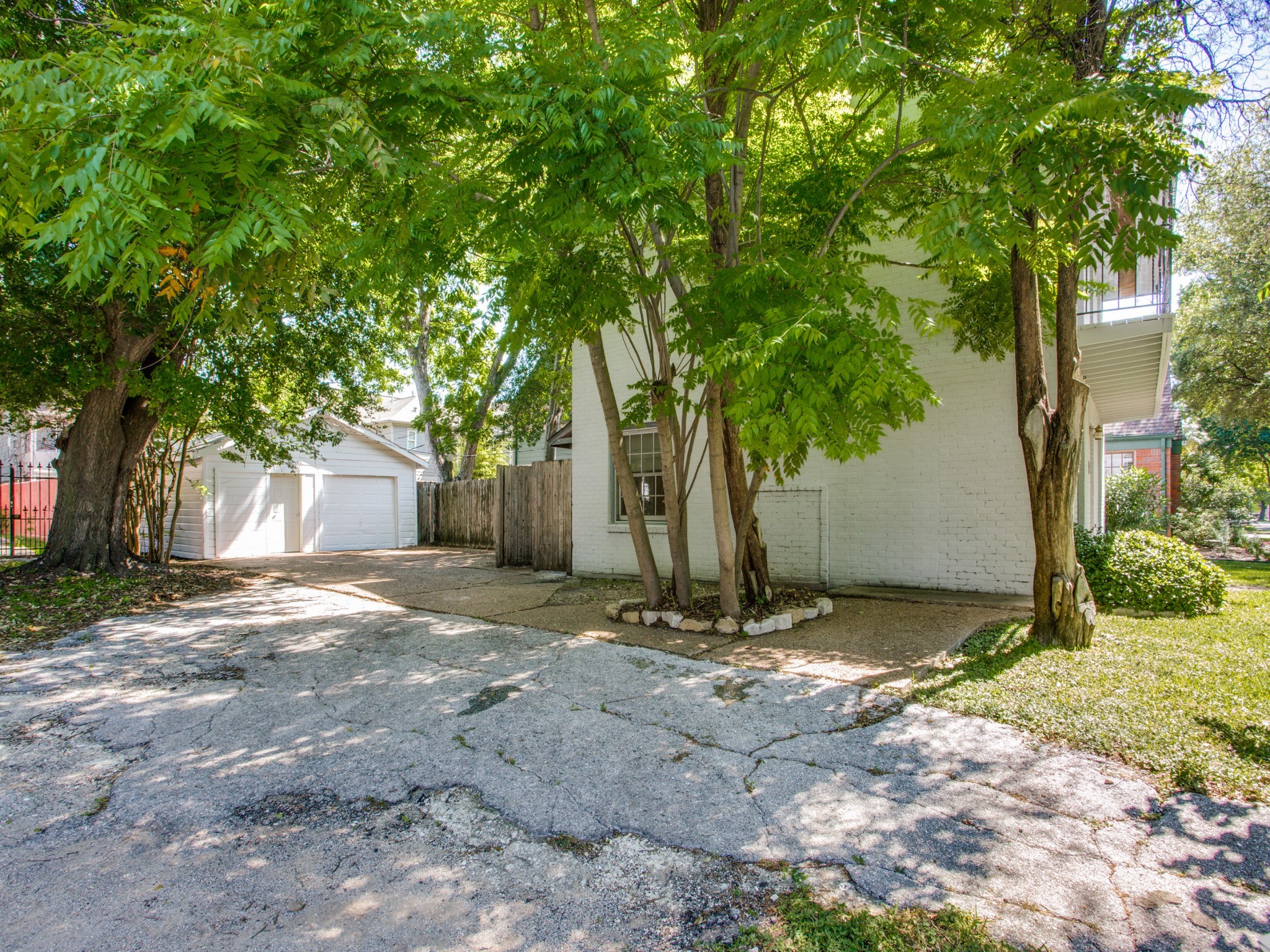2250 West Main Street Houston, TX 77098 - Photo 4 of 27
