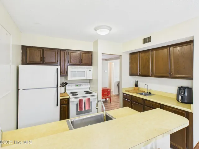 $2,500 | 250 Sugar Gum Lane, Unit 201, Pinehurst, NC 28374