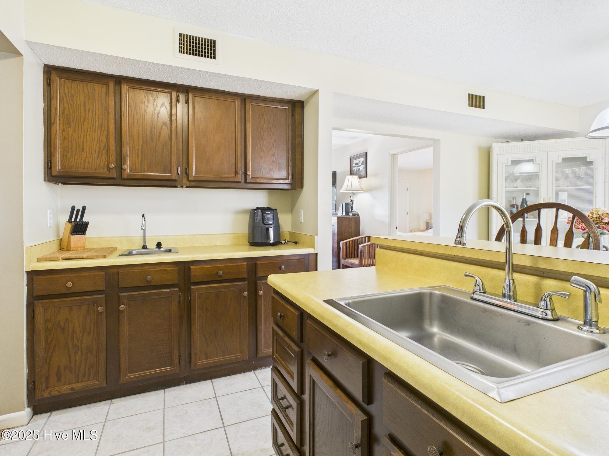 250 Sugar Gum Lane, Unit 201 Pinehurst, NC 28374 - Photo 14 of 39 CAM04094G0-PR0062-STILL026