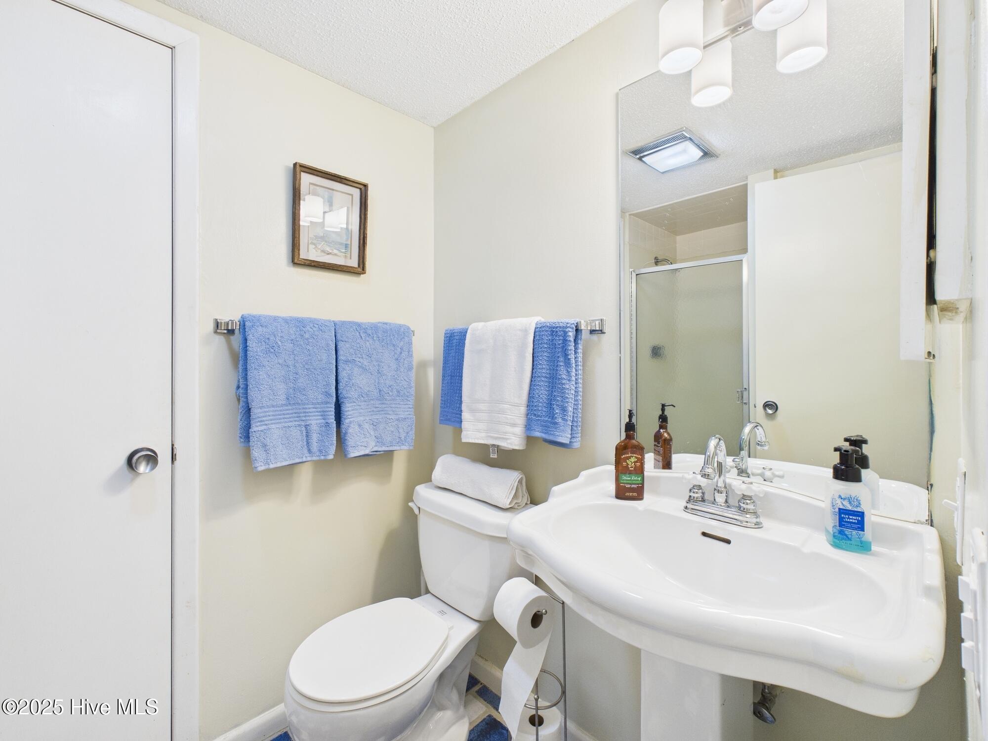 250 Sugar Gum Lane, Unit 201 Pinehurst, NC 28374 - Photo 31 of 39 2nd Full Bathroom