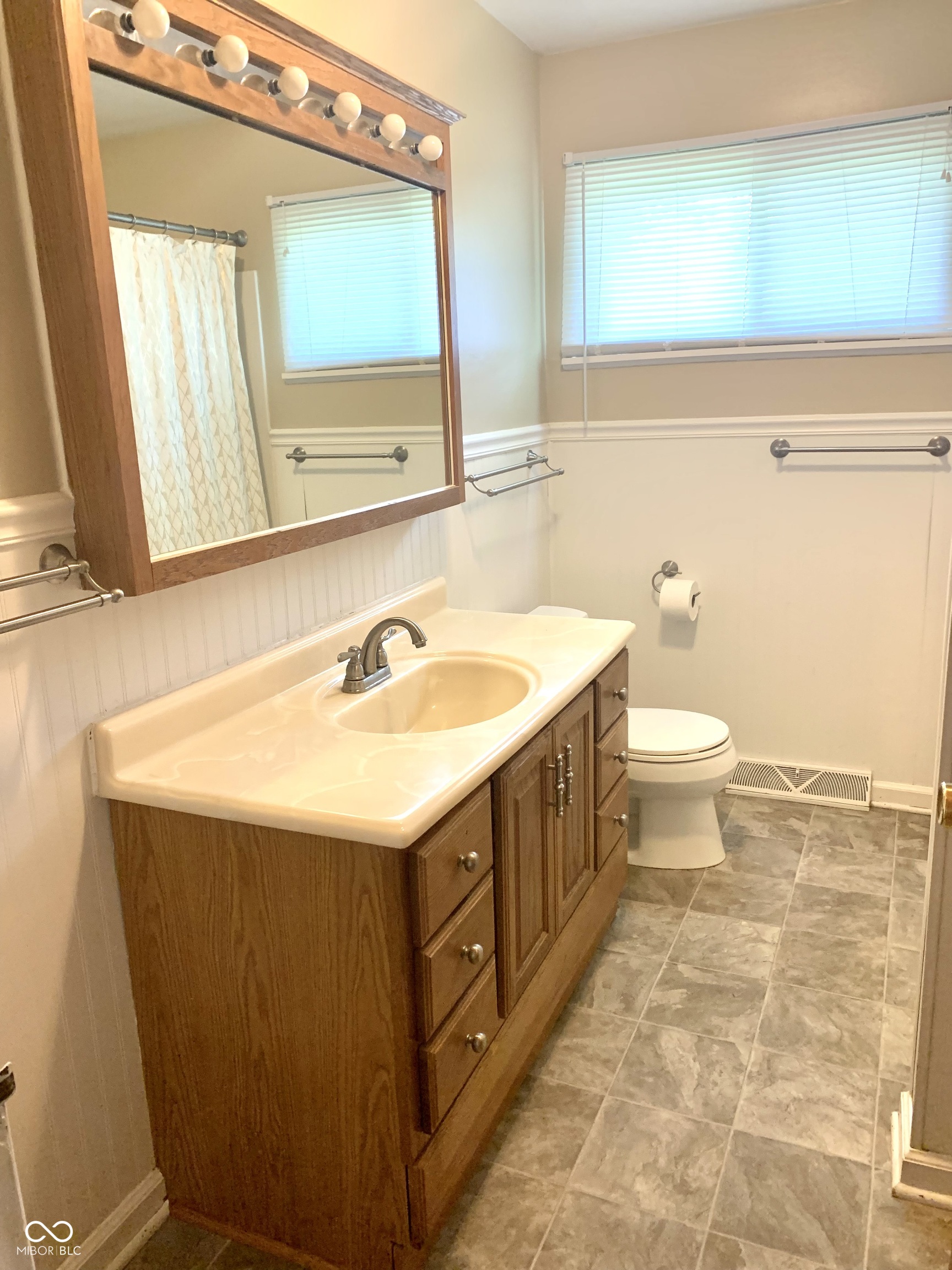 702 North Shellbark Road Muncie, IN 47304 - Photo 8 of 19