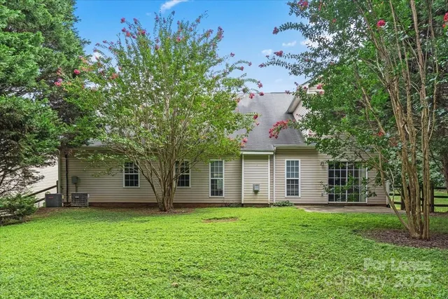 front view of house with a yard