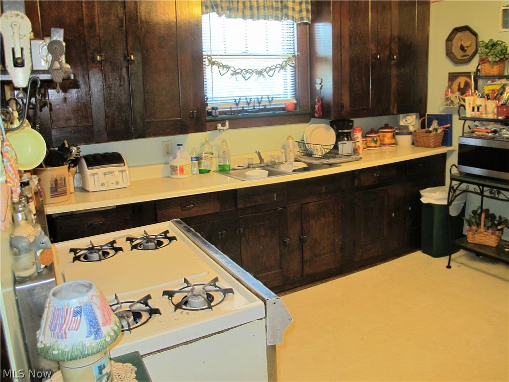 5725 Manchester Road Akron, OH 44319 - Photo 3 of 13 Gallery Image 3