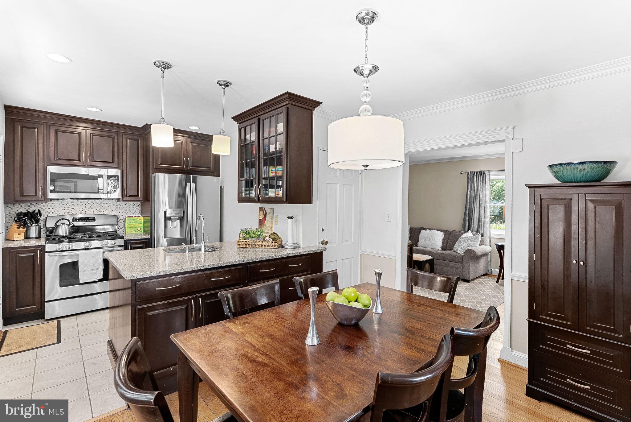 8909 2nd Avenue Silver Spring, MD 20910 - Photo 8 of 48 Dining/kitchen combo