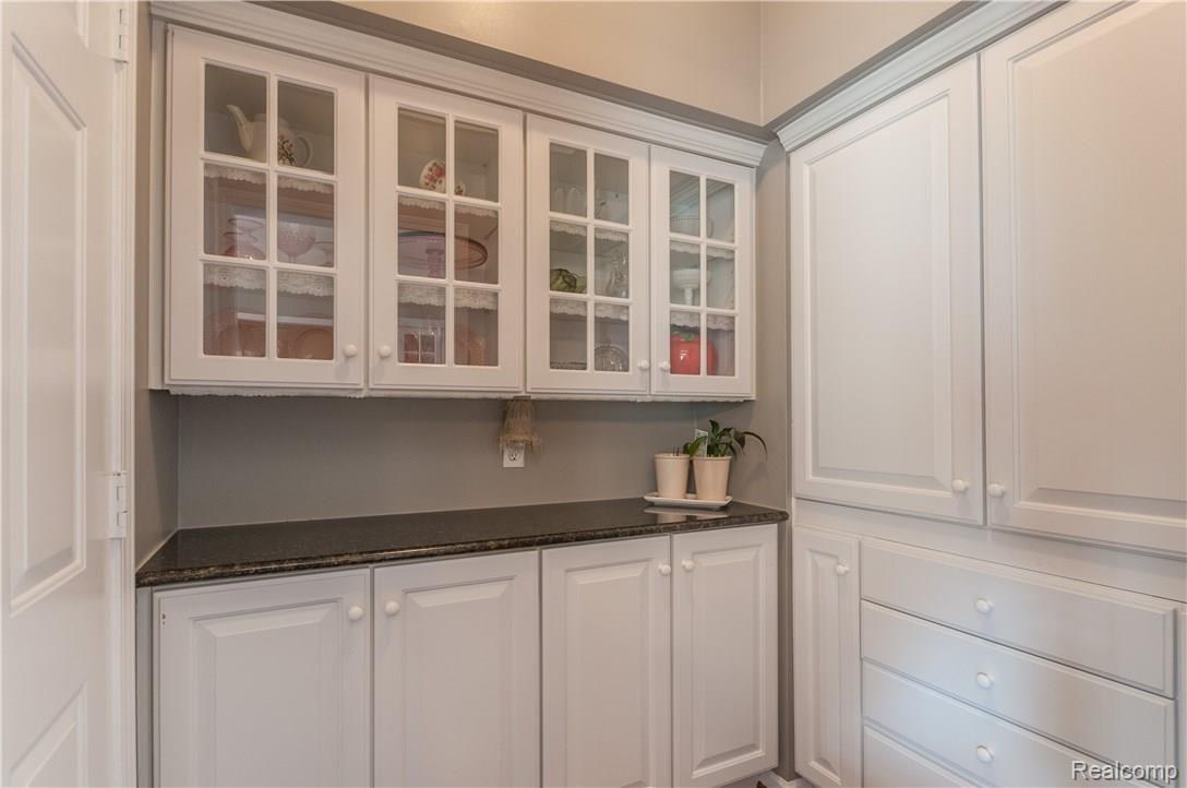 6594 Steeple Ridge Clarkston, MI 48346 - Photo 8 of 32 6594 Steeple Ridge-13.jpg