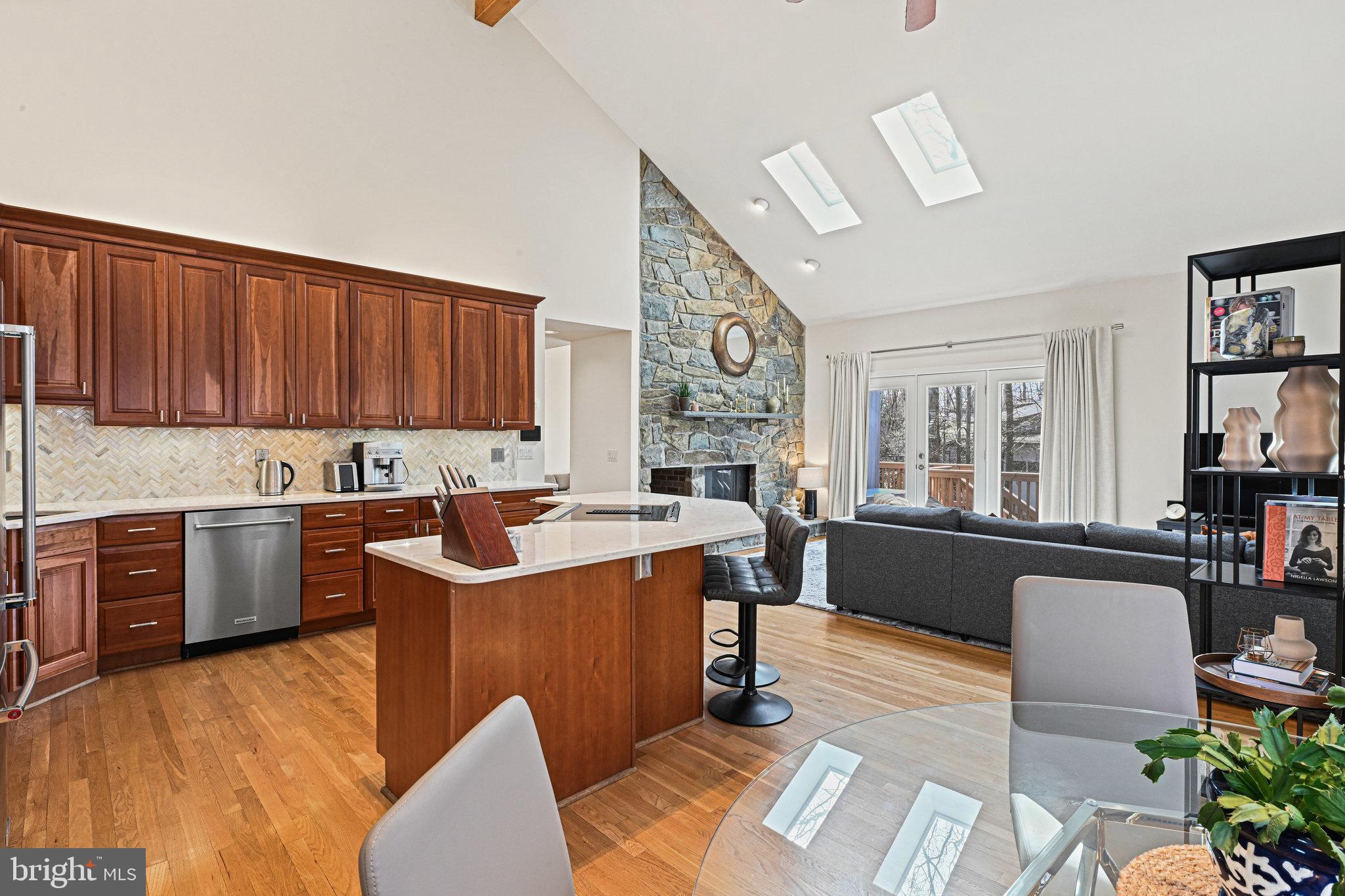 11591 Lake Newport Road Reston, VA 20194 - Photo 18 of 72