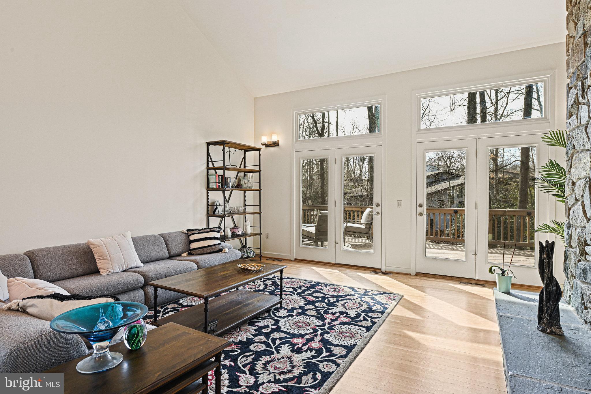 11591 Lake Newport Road Reston, VA 20194 - Photo 4 of 72