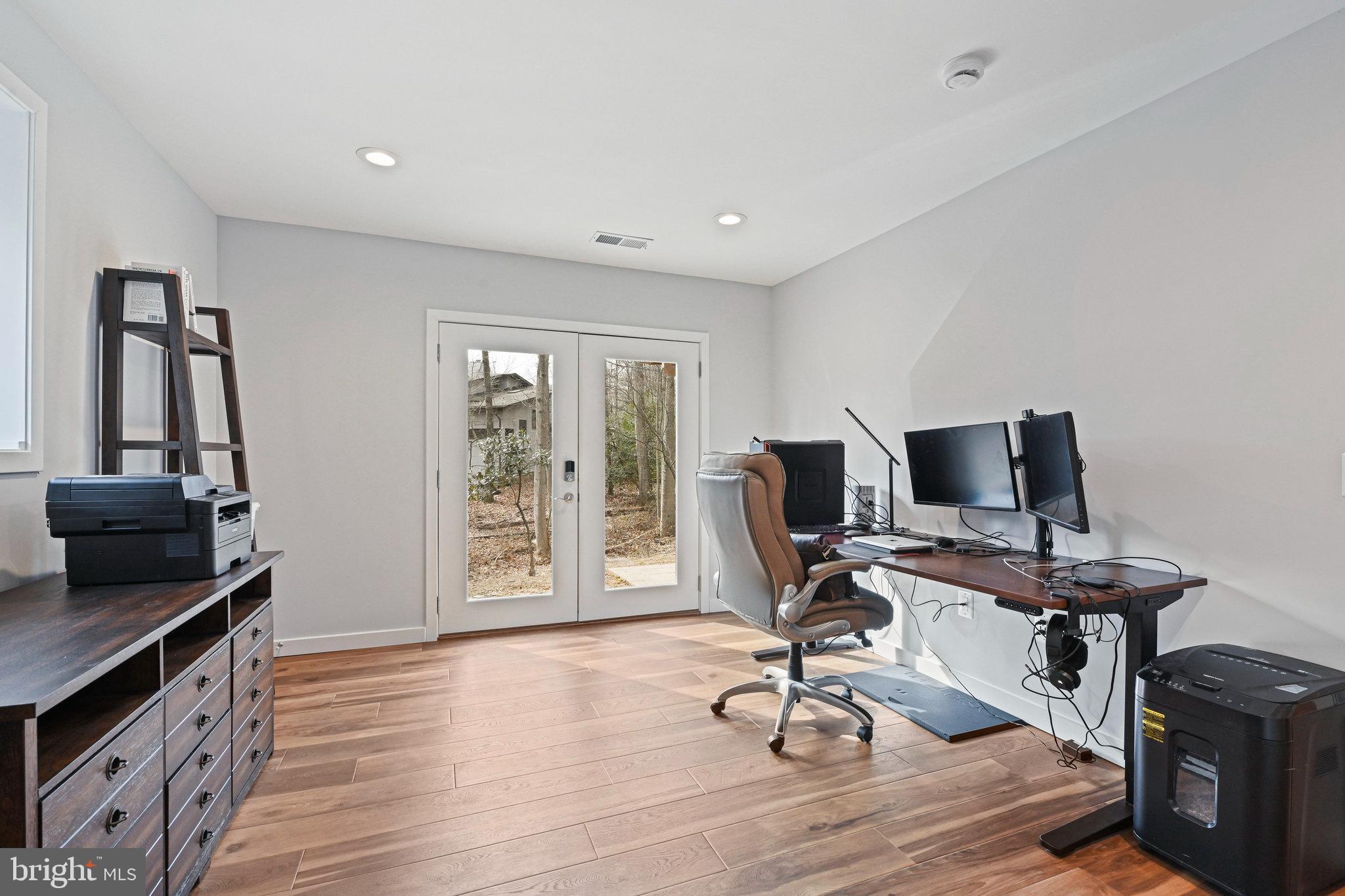 11591 Lake Newport Road Reston, VA 20194 - Photo 60 of 72