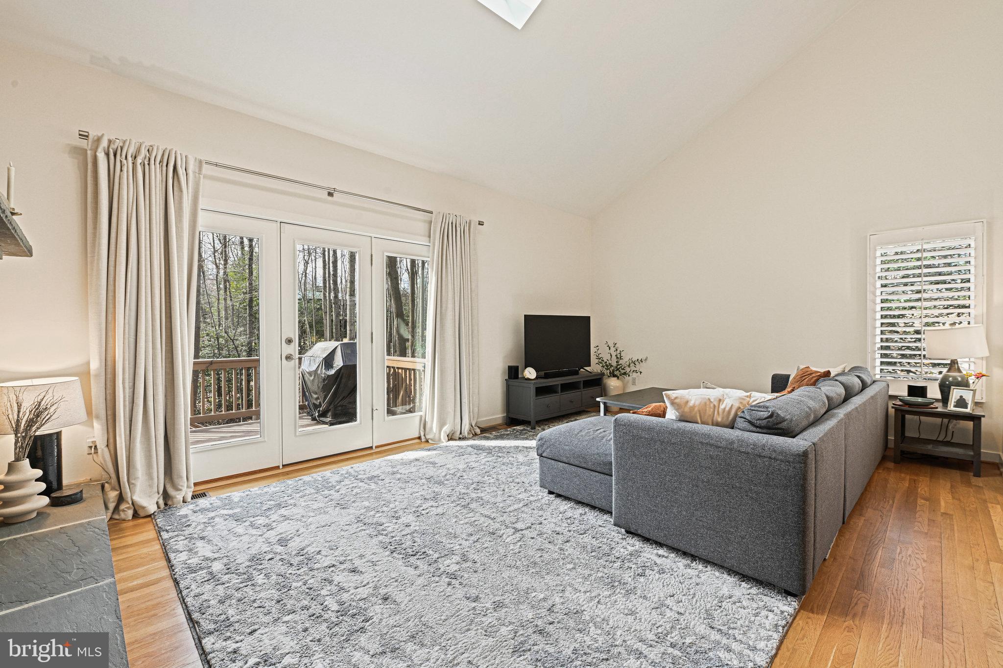 11591 Lake Newport Road Reston, VA 20194 - Photo 7 of 72
