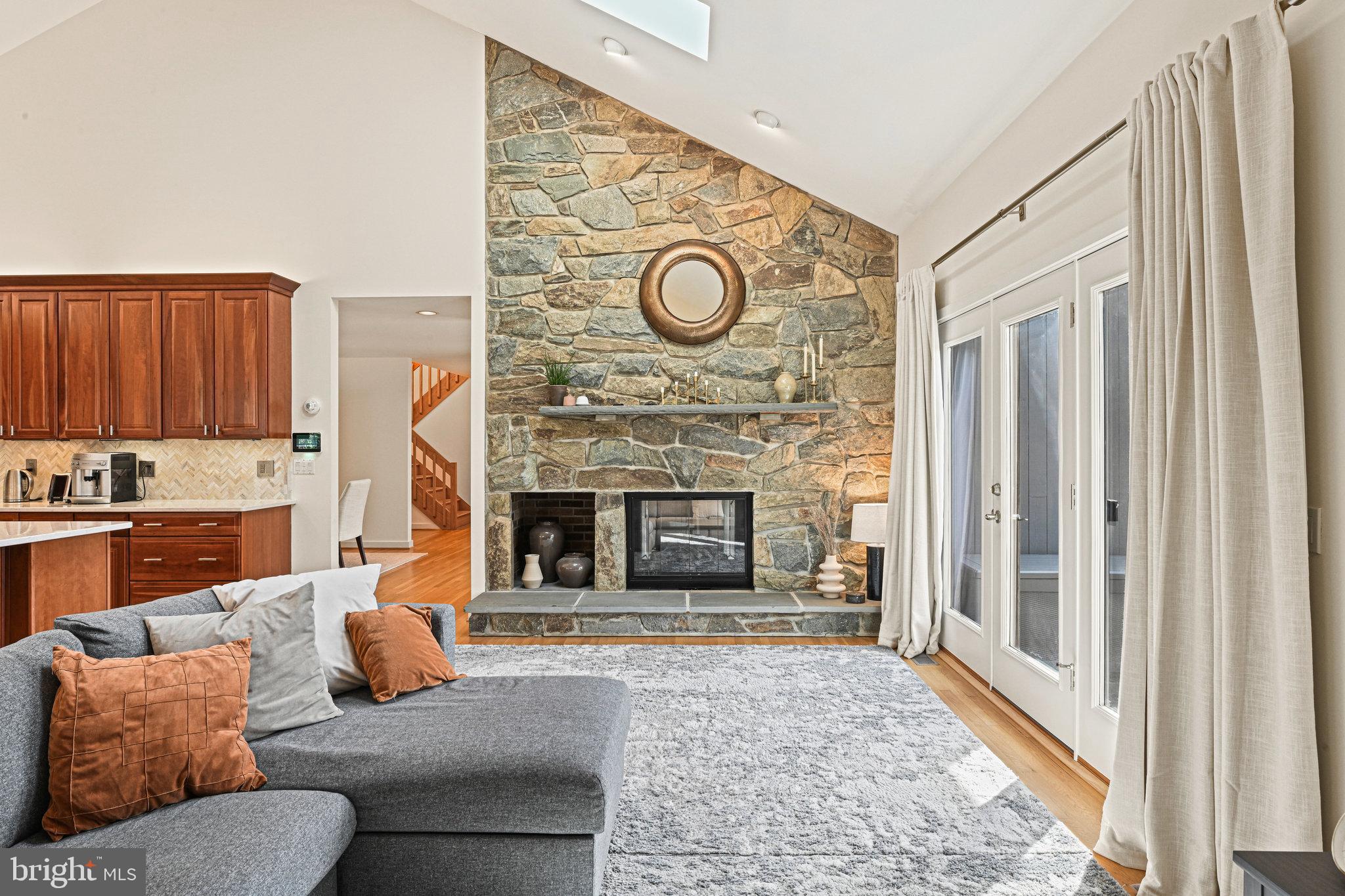 11591 Lake Newport Road Reston, VA 20194 - Photo 8 of 72