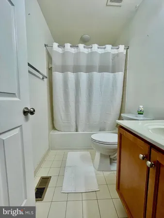 $2,750 | 15706 John Diskin Circle, Unit 138, Woodbridge, VA 22191