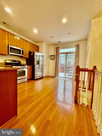 $2,750 | 15706 John Diskin Circle, Unit 138, Woodbridge, VA 22191