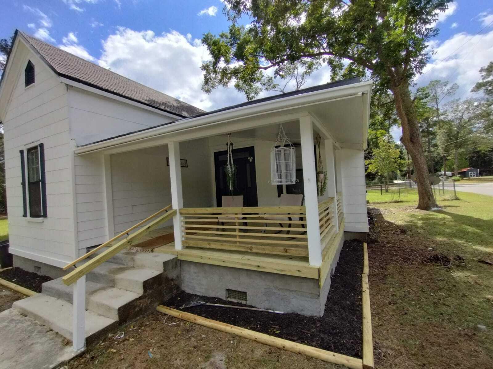 409 West Jackson Street Hampton, SC 29924 - Photo 3 of 29 Front Porch