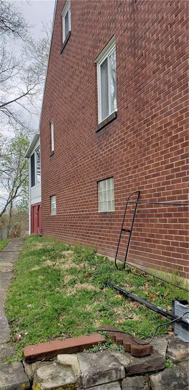 4526 Stilley Road Pittsburgh, PA 15227 - Photo 2 of 25 Gallery Image 2