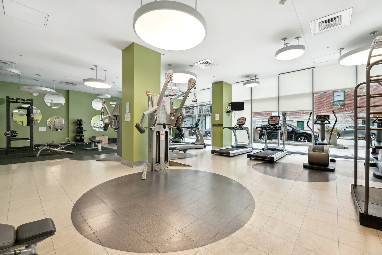 123 South Green Street, Unit 703B Chicago, IL 60607 - Photo 6 of 7 a view of a living room and living room