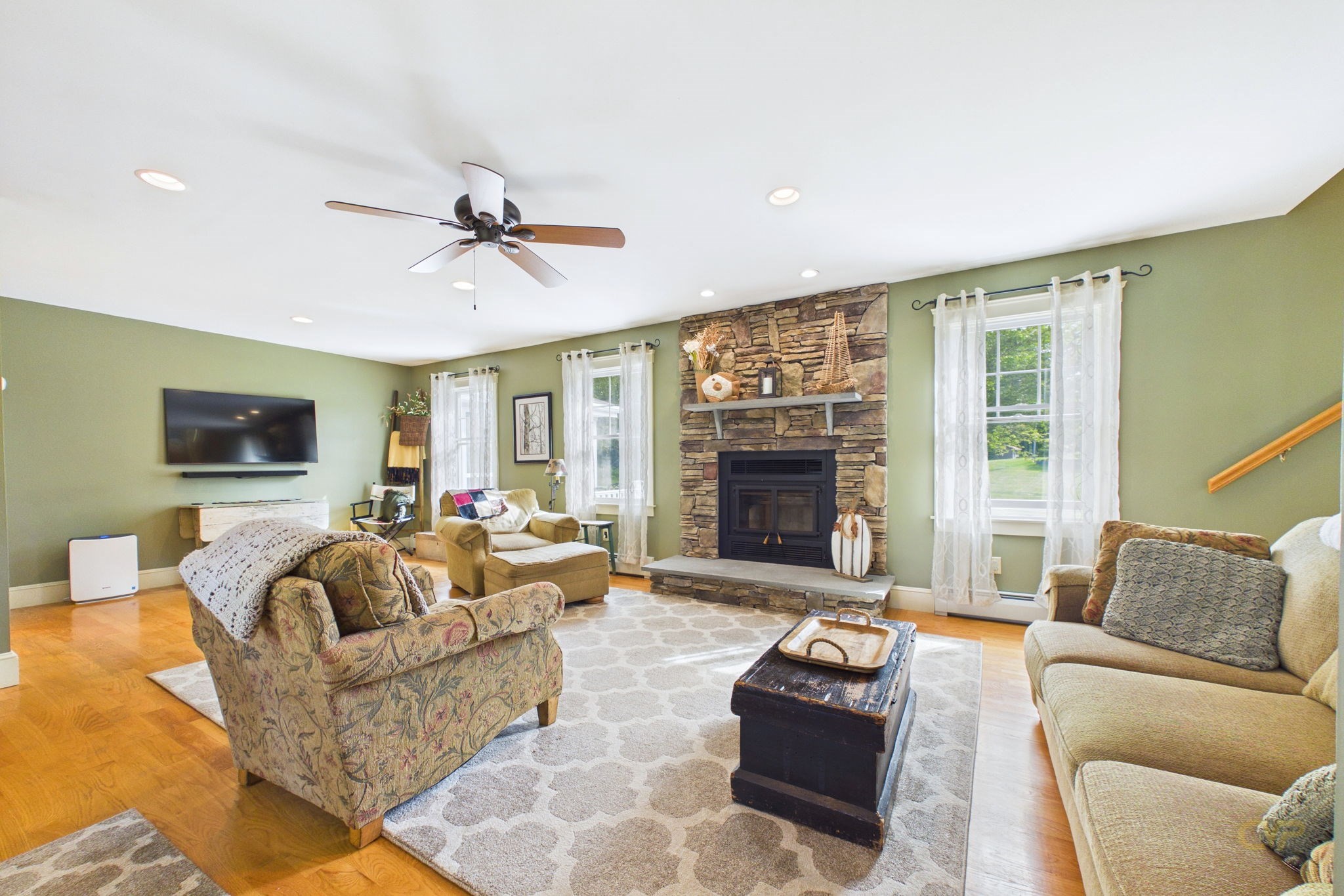 555 Sharps Road Swansea, MA 02777 - Photo 5 of 42 Gallery Image 5