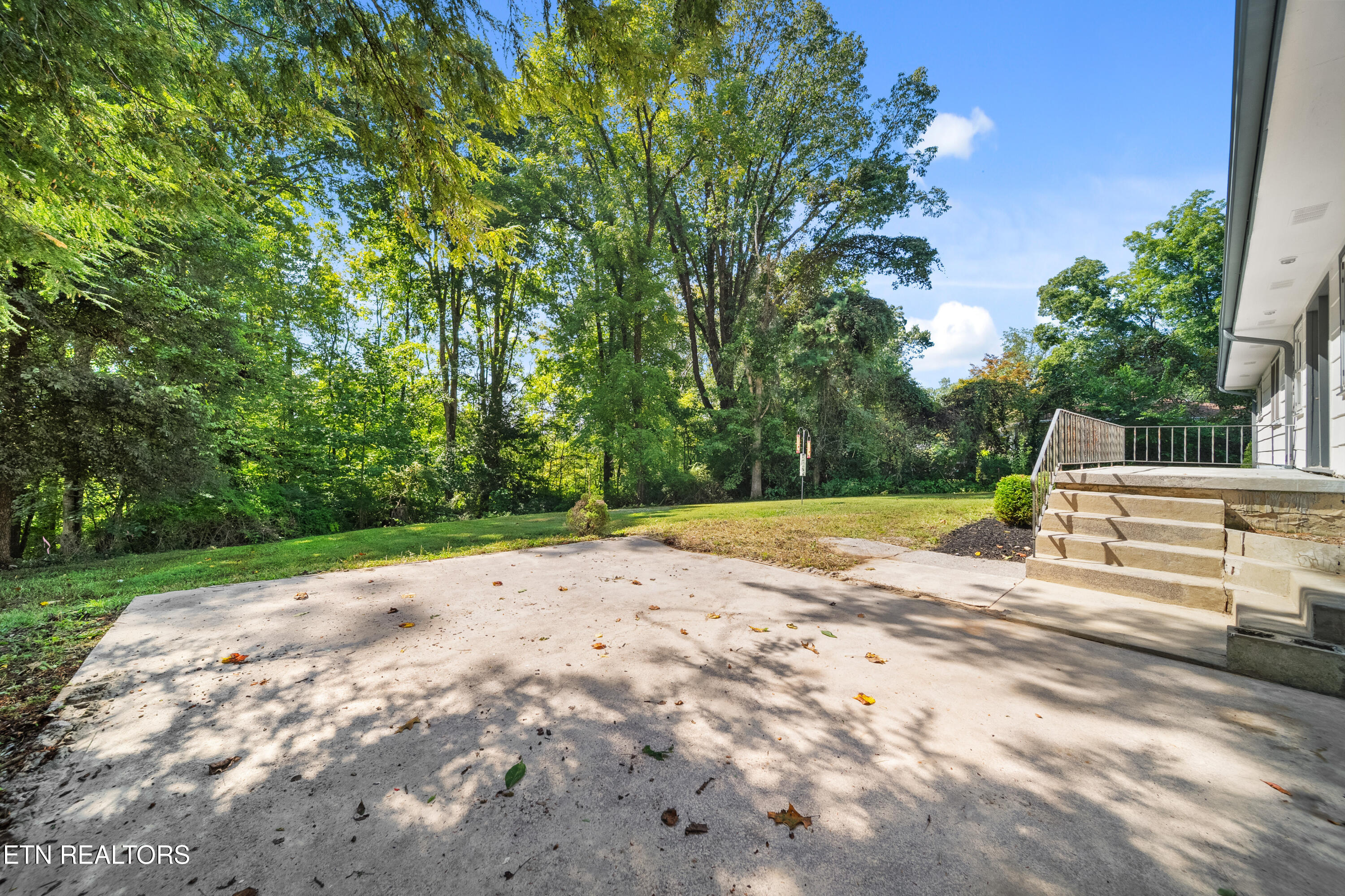 845 West Outer Drive Oak Ridge, TN 37830 - Photo 21 of 28 Concrete patio