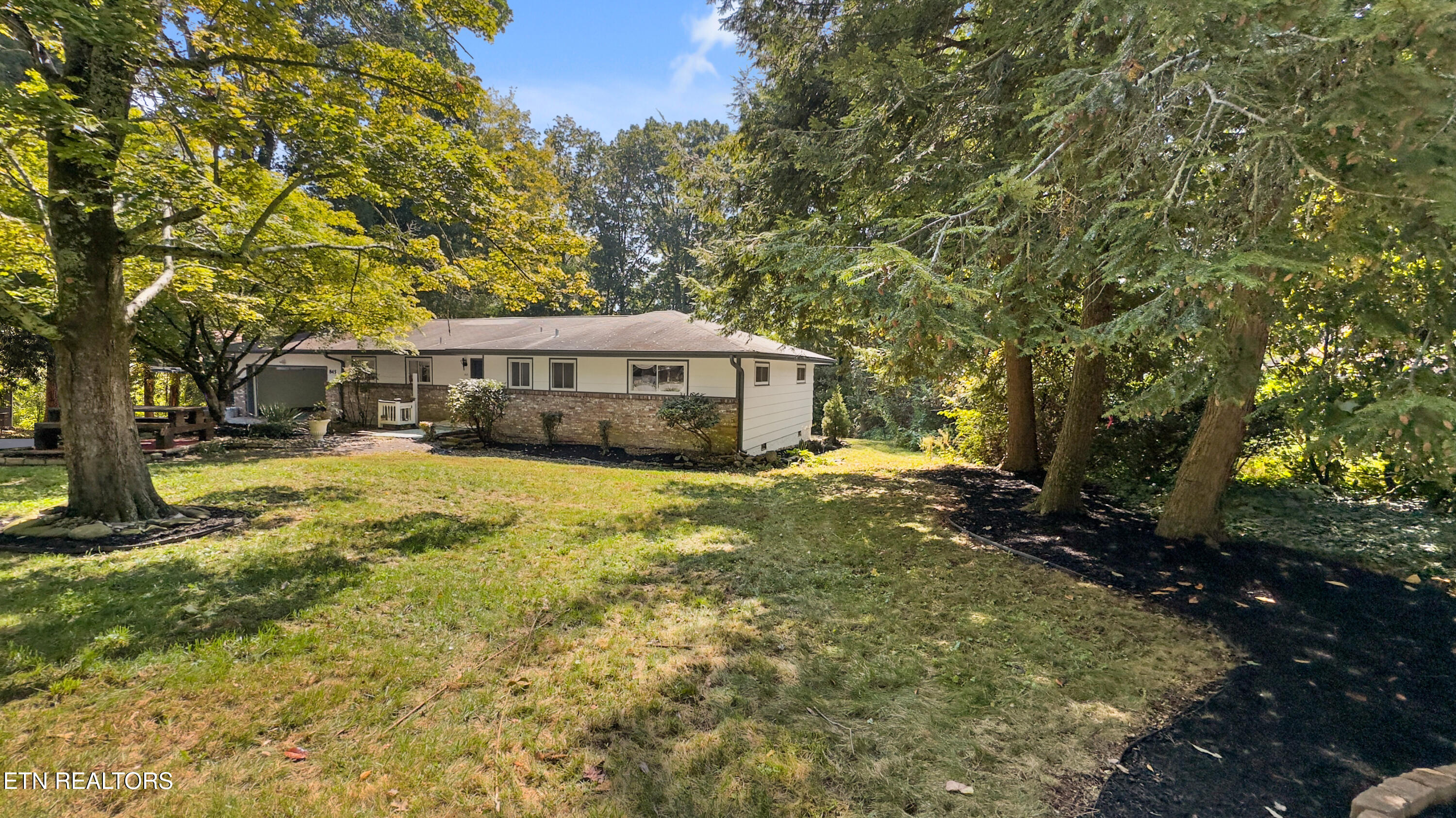 845 West Outer Drive Oak Ridge, TN 37830 - Photo 26 of 28 More than 0.5 acre of yard