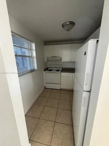 $1,800 | 1725 West 60th Street, Unit F206, Hialeah, FL 33012