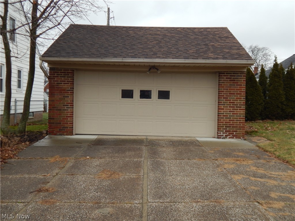 6170 Stanbury Road Parma, OH 44129 - Photo 3 of 27