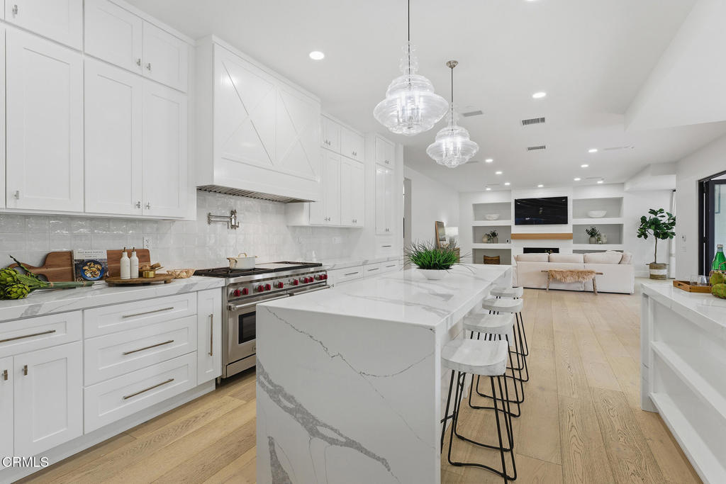 550 Unique Lane Simi Valley, CA 93065 - Photo 11 of 54