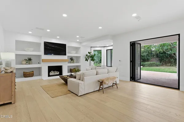 $3,999,999 | 550 Unique Lane, Simi Valley, CA 93065