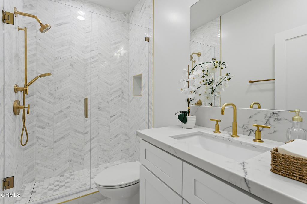 550 Unique Lane Simi Valley, CA 93065 - Photo 21 of 54