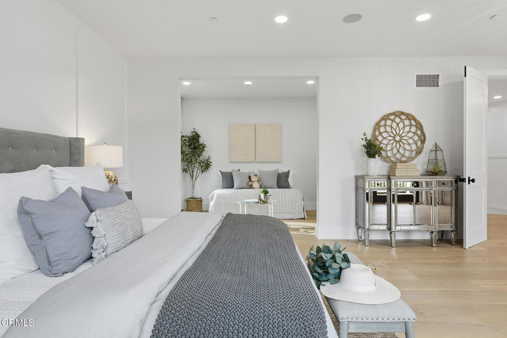 550 Unique Lane Simi Valley, CA 93065 - Photo 25 of 54