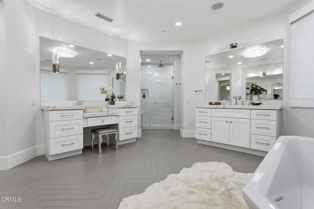 550 Unique Lane Simi Valley, CA 93065 - Photo 29 of 54