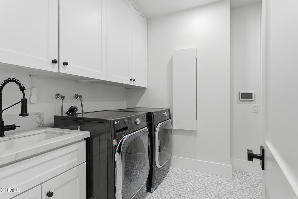 550 Unique Lane Simi Valley, CA 93065 - Photo 40 of 54