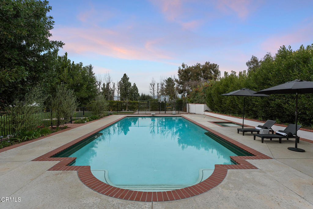 550 Unique Lane Simi Valley, CA 93065 - Photo 46 of 54