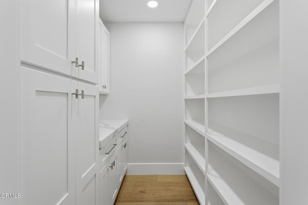 550 Unique Lane Simi Valley, CA 93065 - Photo 10 of 54