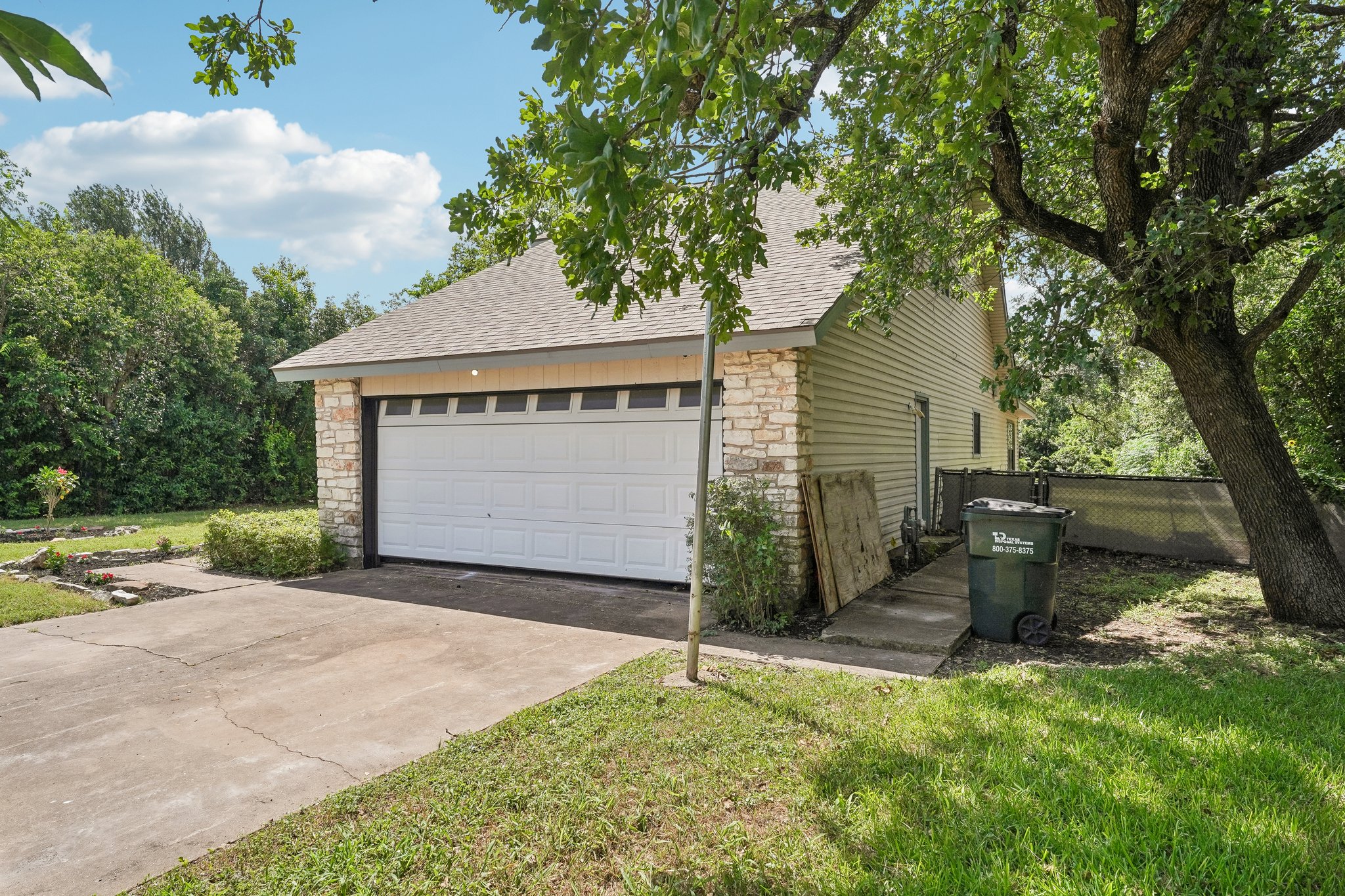 1100 River Bend Georgetown, TX 78628 - Photo 2 of 28