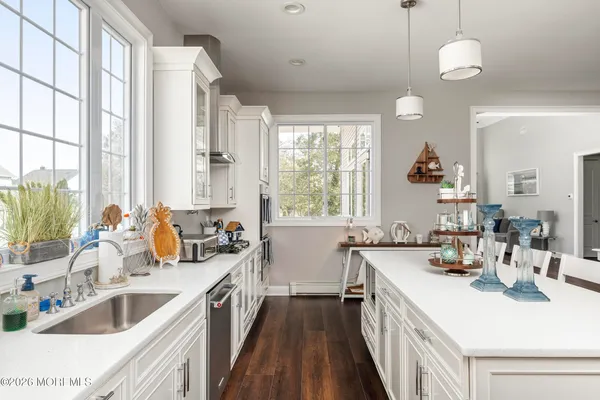 $1,260,000 | 814 Lincoln Avenue, Pine Beach, NJ 08741