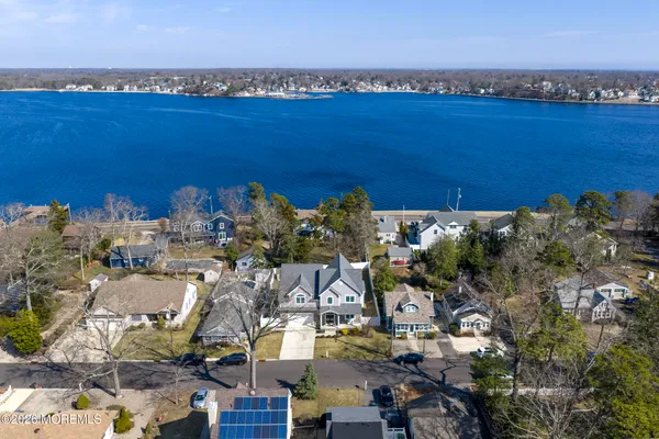 $1,260,000 | 814 Lincoln Avenue, Pine Beach, NJ 08741