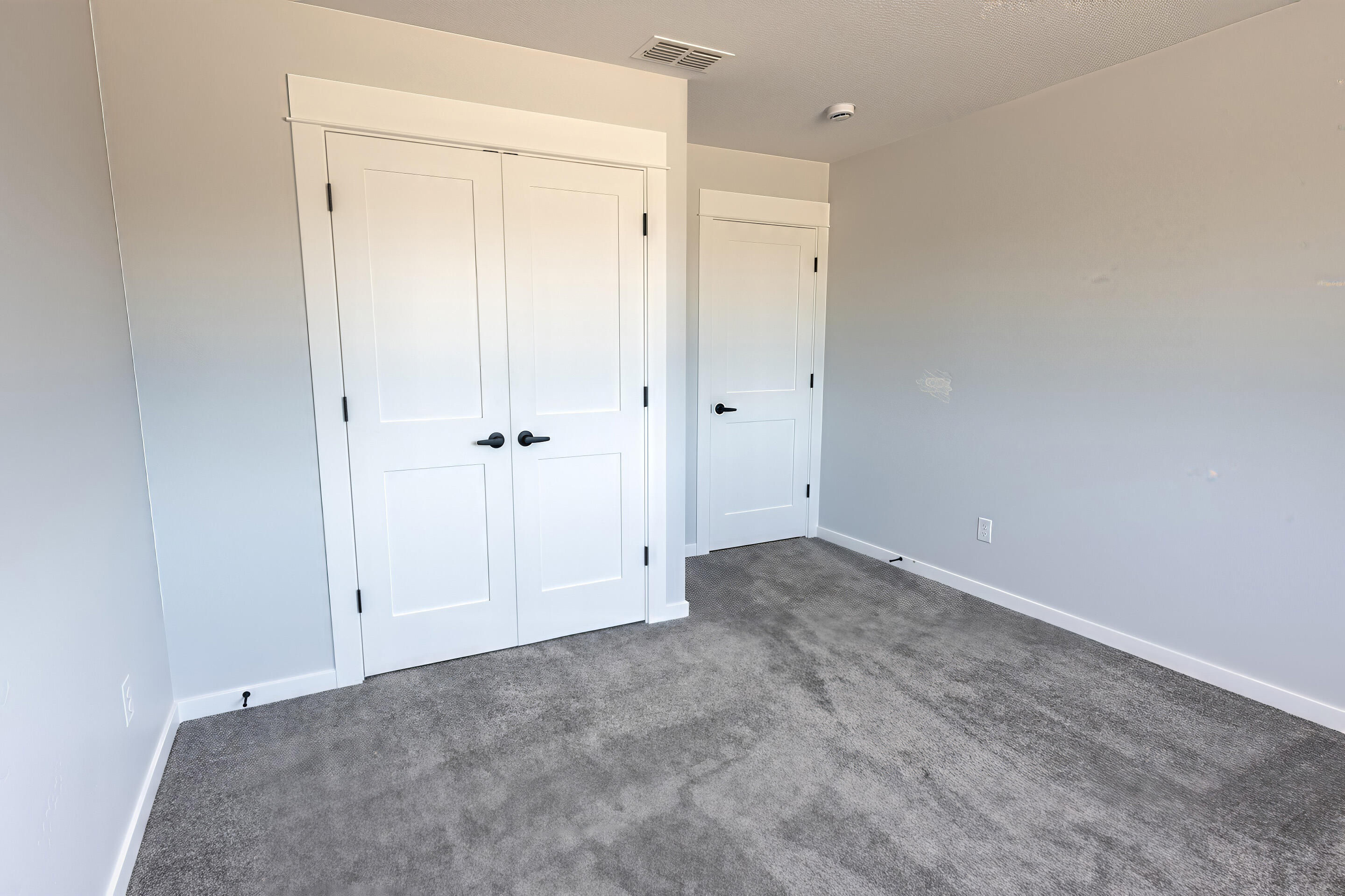 1154 Cascade Loop, Unit 7 Cave Junction, OR 97523 - Photo 25 of 35 Second Guest Bed 1