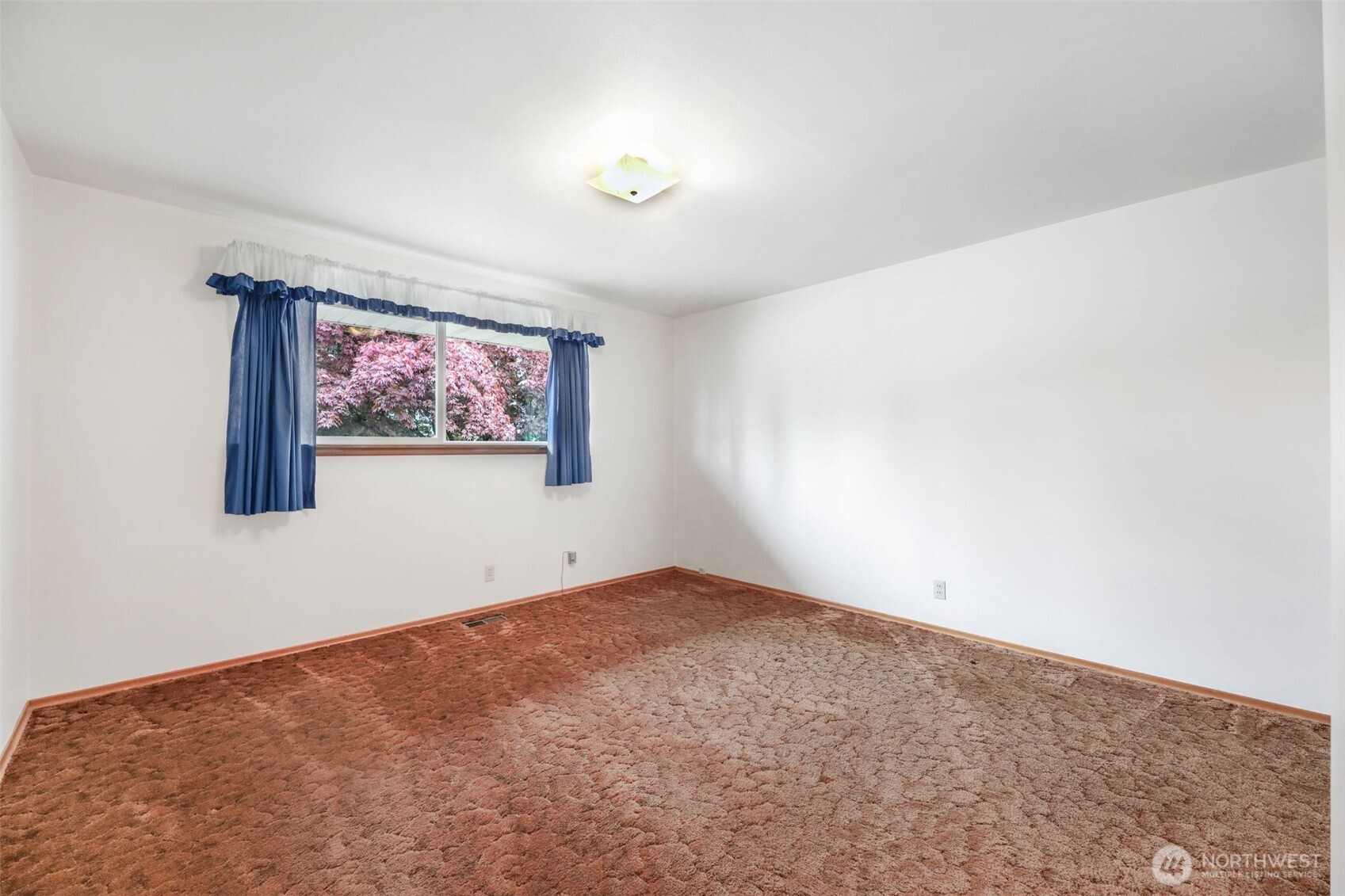 7304 Beverly Boulevard Everett, WA 98203 - Photo 19 of 38 a view of an empty room