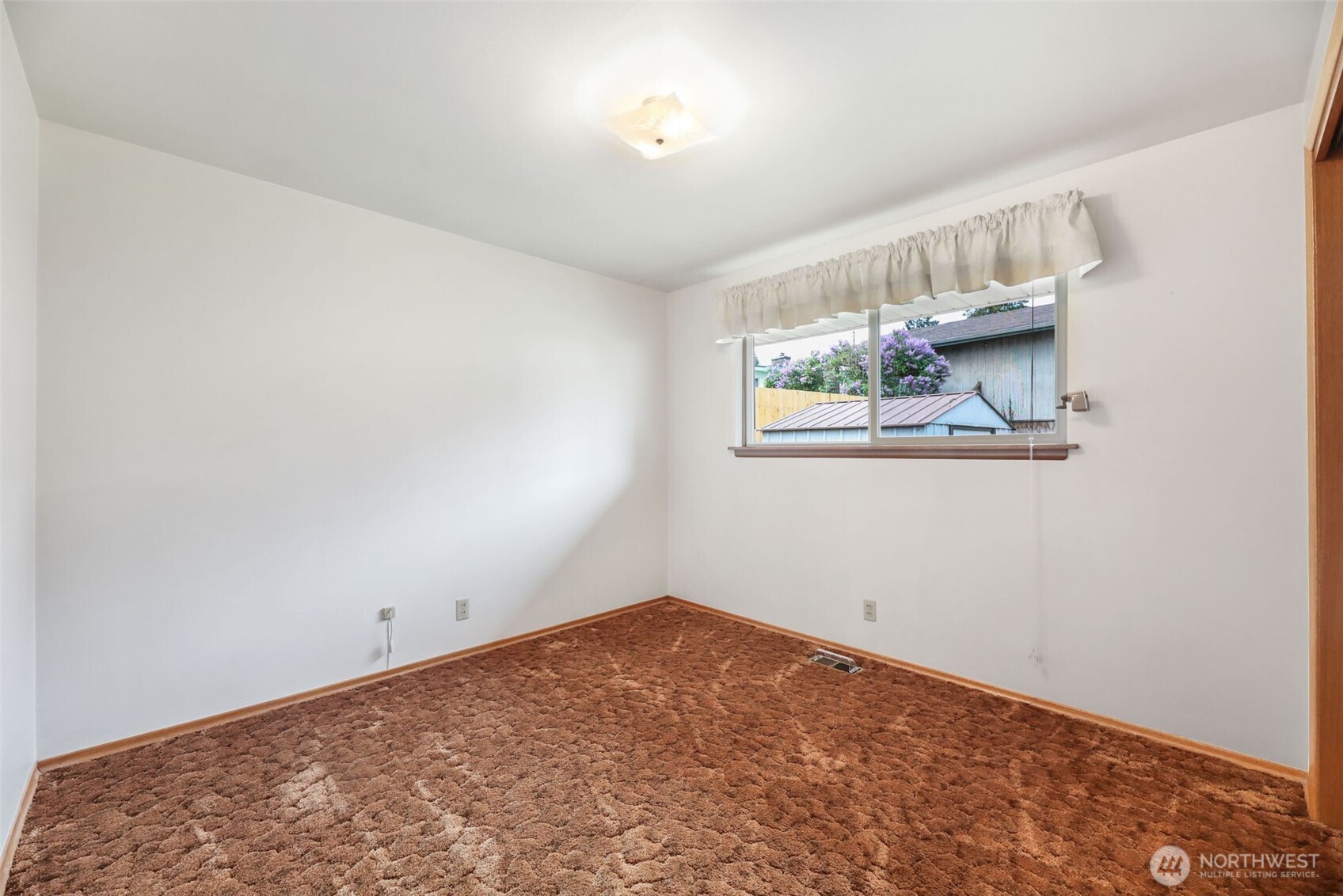 7304 Beverly Boulevard Everett, WA 98203 - Photo 21 of 38 a view of room with window