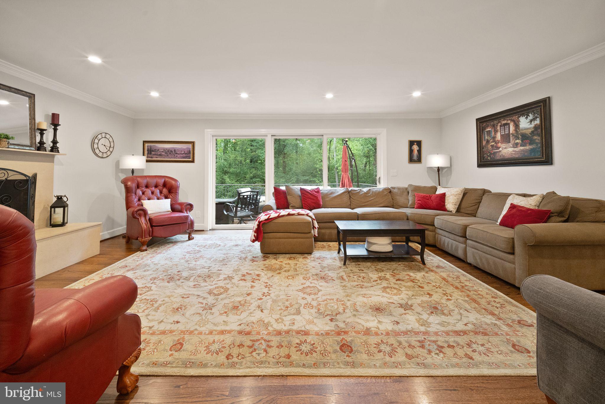 1716 Besley Road Vienna, VA 22182 - Photo 12 of 48 Spacious family room with access to back deck